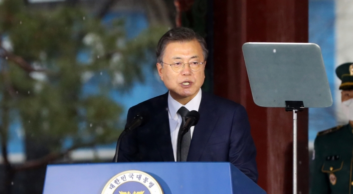 Moon says S. Korea ready to talk with Japan anytime, urges separation of history with future-oriented ties