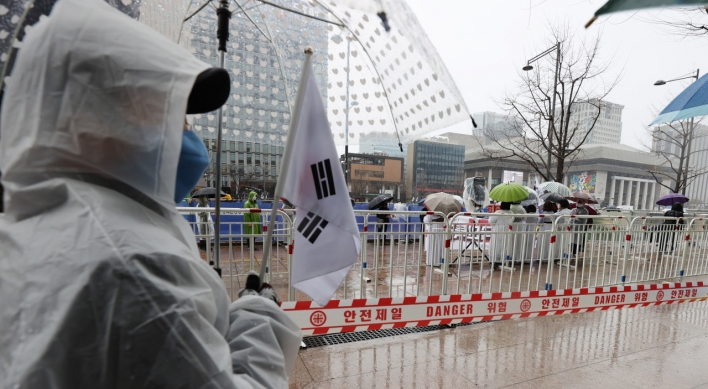 Small rallies held in Seoul amid coronavirus concerns