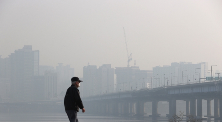 Nearly 40% of S. Koreans think air quality improved last year amid pandemic