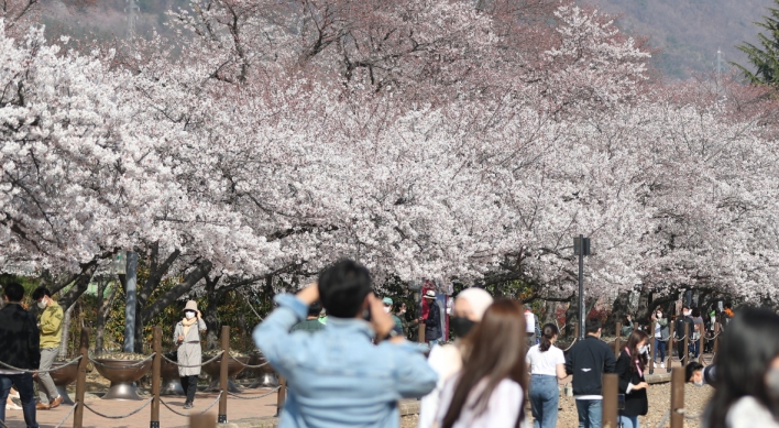 Korea surpasses 100,000 coronavirus cases