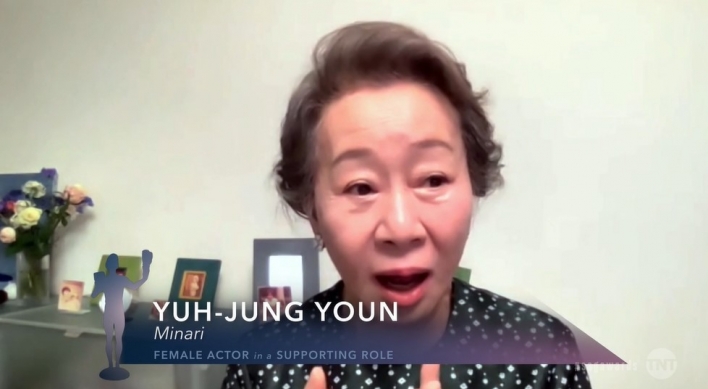 [Newsmaker] Youn Yuh-jung wins SAG award for best female actor in supporting role