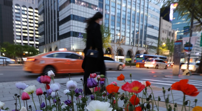 Unseasonable cold snap grips South Korea