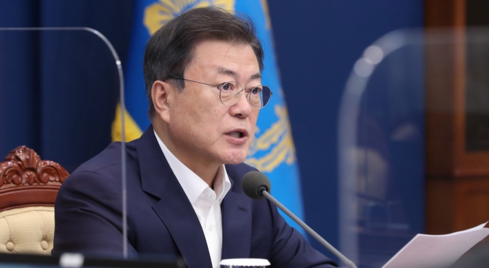 Moon says public consensus needed for granting pardons to two jailed ex-presidents