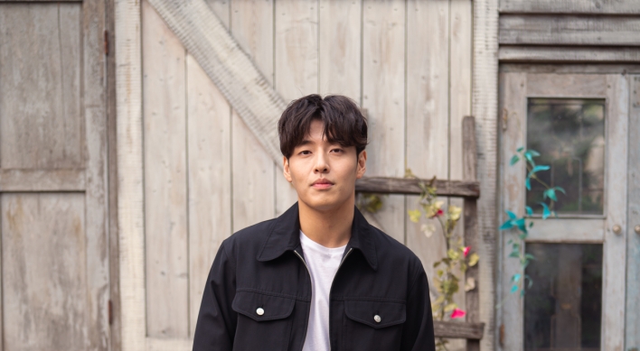 [Herald Interview] Kang Ha-neul says he enjoyed filling in blanks in ‘Rain and Your Story’ script