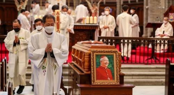 S. Koreans bid farewell to Cardinal Nicholas Cheong Jin-suk