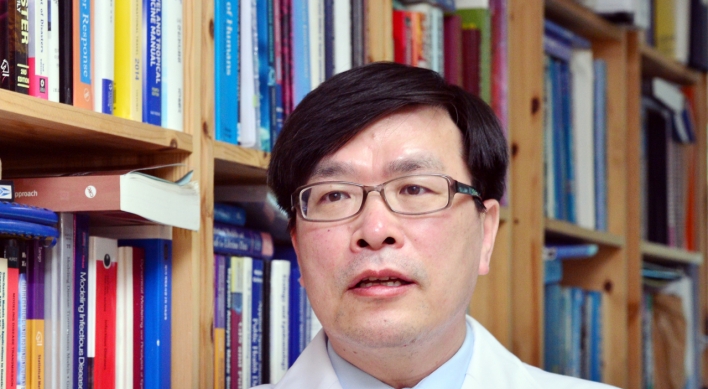 [Herald Interview] ‘Safety is taking a back seat in Korea’s vaccine rollout’