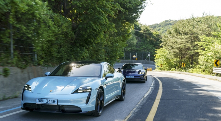 [Behind the Wheel] Porsche Taycan 4S shows what EVs are capable of