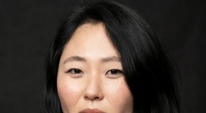 [Herald Interview] Adoptee filmmaker shocked by reality of Korea's single moms