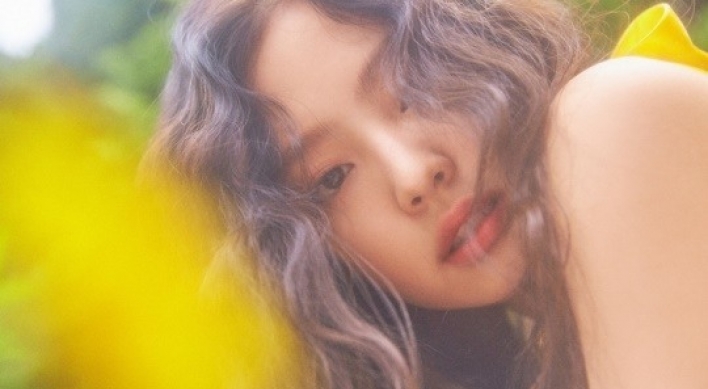 [Today’s K-pop] Blackpink’s Jennie sets record as solo
