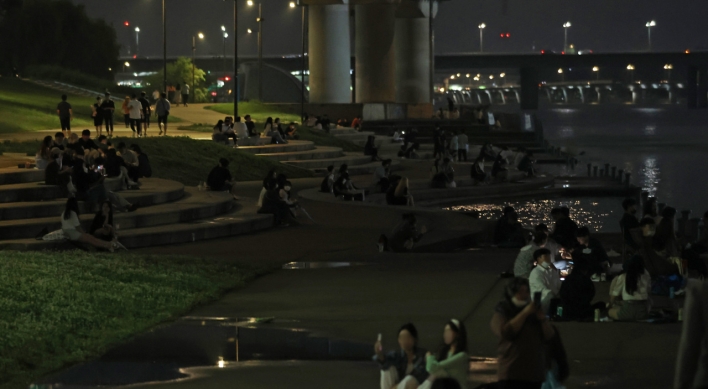 Seoul to ban drinking at Han River parks after 10 p.m. starting Wednesday