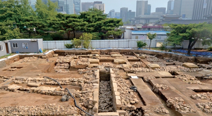 Ruins of advanced public toilet uncovered at Joseon Dynasty palace in Seoul