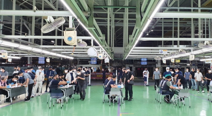 Hyundai workers accept company's wage offers amid pandemic