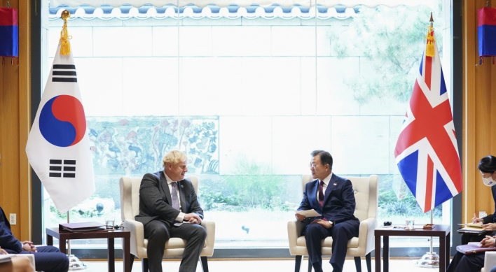 S. Korea, Britain discuss vaccine swap in summit