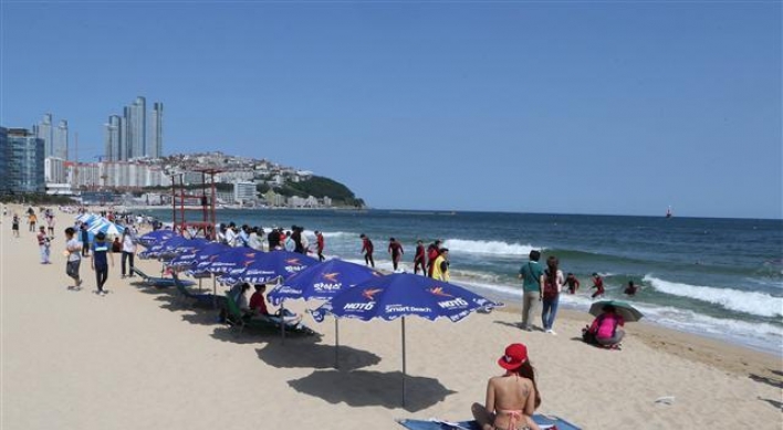 Busan's Haeundae Beach loses over 20% of white sand from erosion: data