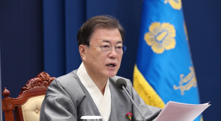 Moon says S. Koreans at 'last gateway' to return to normal