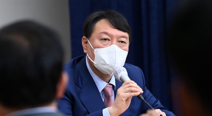 Court upholds suspension of ex-top prosecutor Yoon