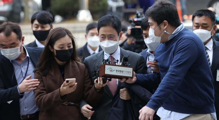 Court questions prosecutor linked to opposition's political meddling scandal