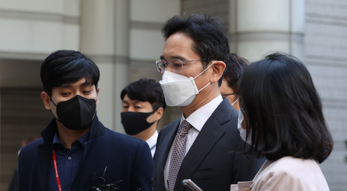 Samsung heir Lee sentenced to W70m fine for illegal use of propofol