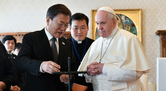 Moon says Pope Francis stated intent to visit N. Korea