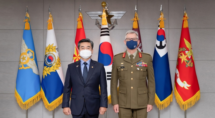 S. Korea's defense minister holds talks with Australian Army chief