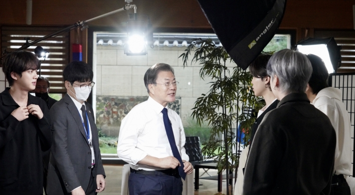 President Moon praises BTS, shies away from speaking about late ex-dictator Chun Doo-hwan