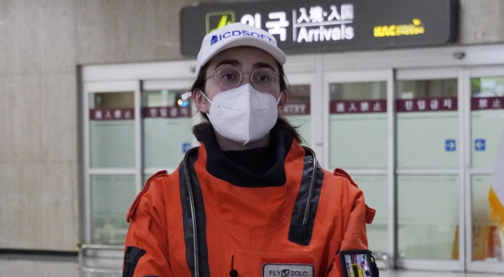 Teen pilot Rutherford lands in S. Korea in bid for record flight