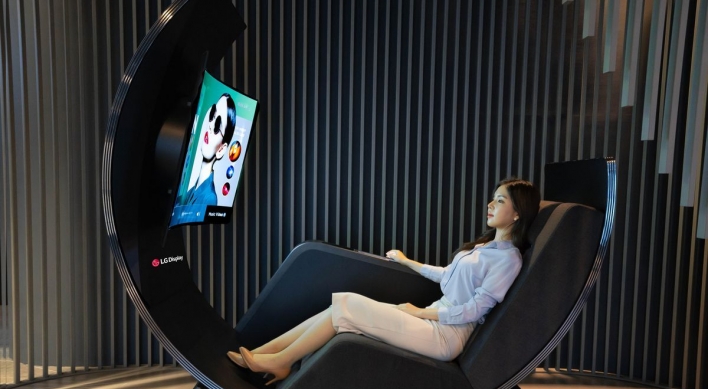 [CES 2022] LG’s rollable obsession extends to curved TV chair