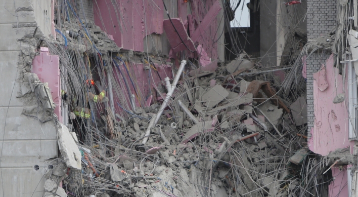 1 person found at Gwangju apartment building collapse site