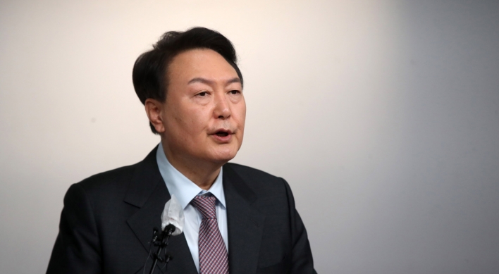 Yoon pledges to overhaul presidential office, working methods