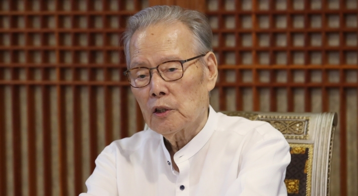 Ex-Culture Minister Lee O-young dies at 89