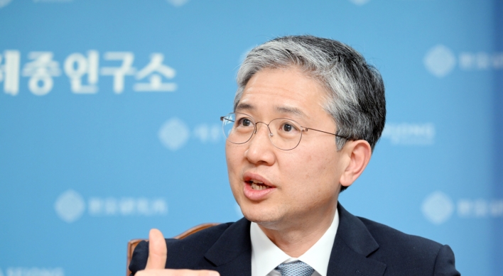Lee Jae-myung envisions efficient, powerful military for future warfare