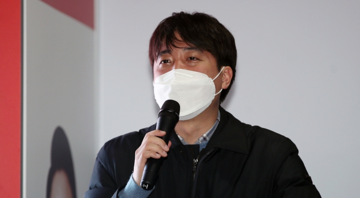 Main opposition party chief Lee tests positive for virus in rapid antigen test