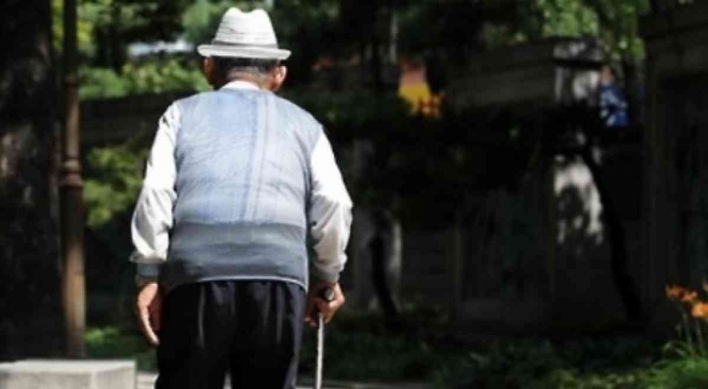 More Koreans end marriage at older age: data