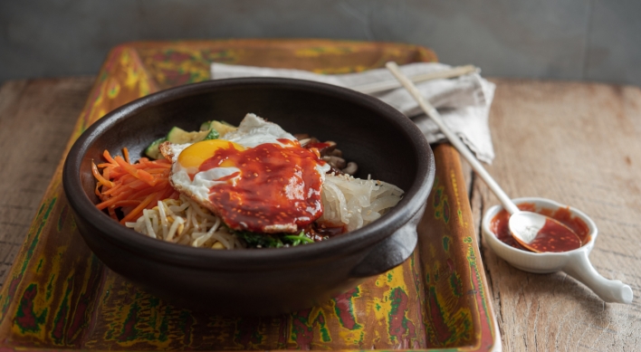 [Holly’s Korean Kitchen] Bibimbap, Korean rice bowl with beef and vegetables