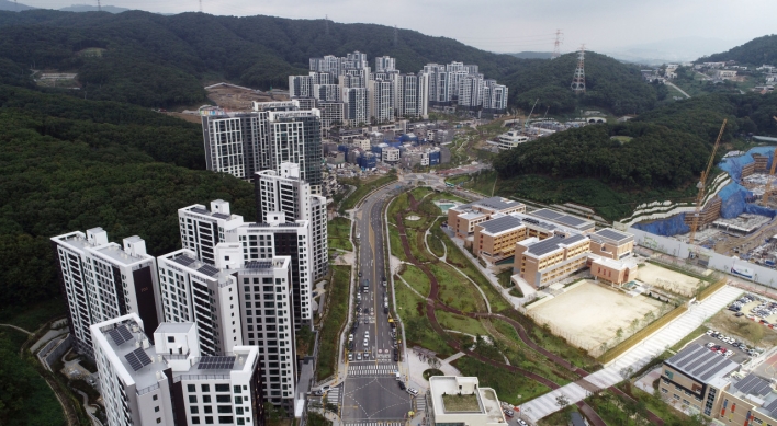 Police raid Seongnam City Hall over corporate donation allegations