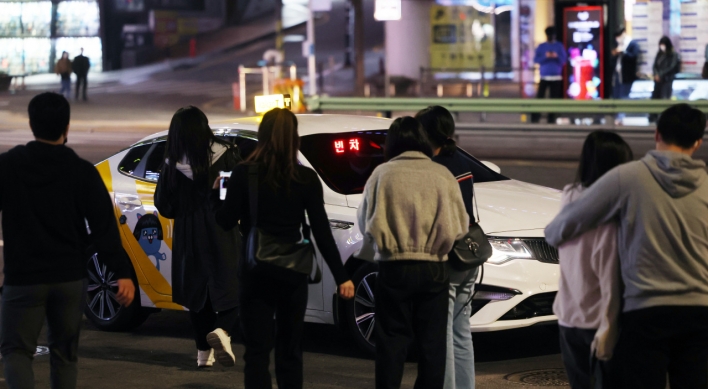 Seoul to add 3,000 late-night taxis to solve shortage