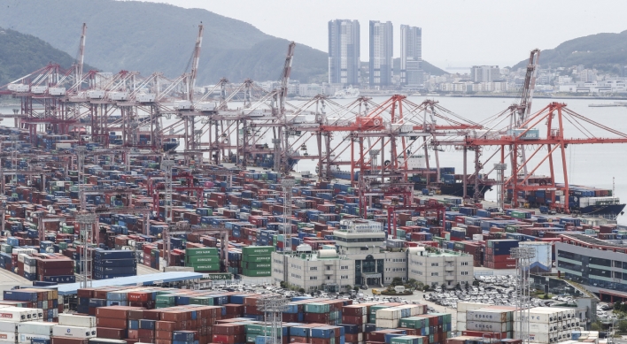 Trade deficit hits $5.6b on decline in exports