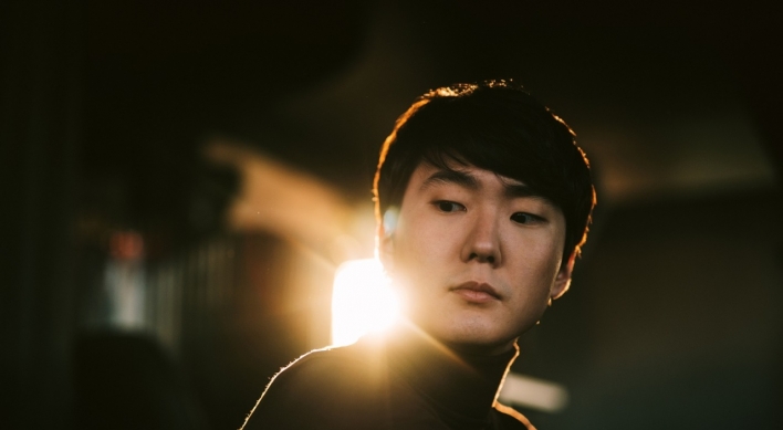 Pianist Cho Seong-jin to perform Chopin concertos outdoors