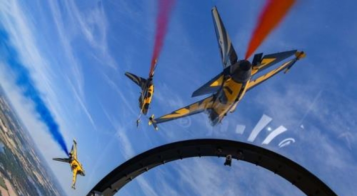 S. Korea's Black Eagles aerobatic team wins top prizes at British air show