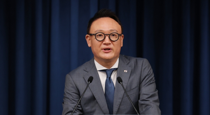 Yoon orders public discussion on plan to lower school entry age