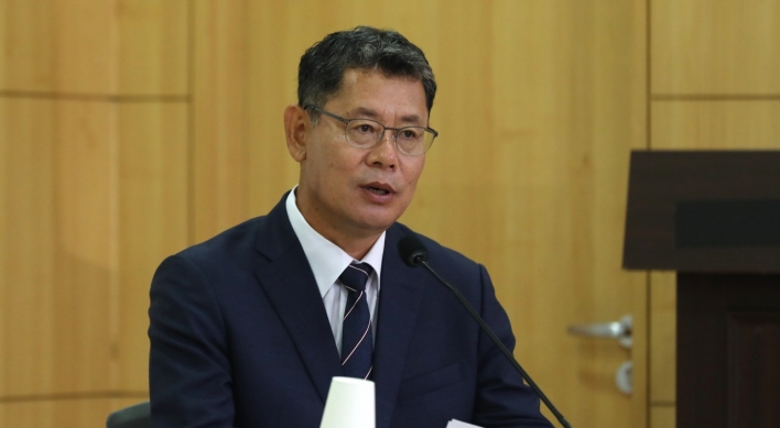 Ex-unification minister questioned in probe into 2019 repatriation of 2 N. Korean fishermen