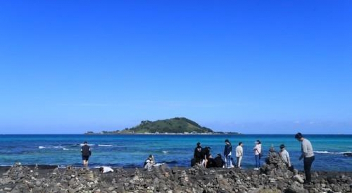 Jeju logs more than 10 mln visitors amid eased COVID-19 curbs