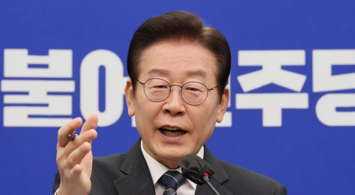 Lee Jae-myung urges Yoon to accept special prosecution