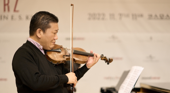 Violinist Edwin E.S. Kim pays tribute to Vienna in third solo album