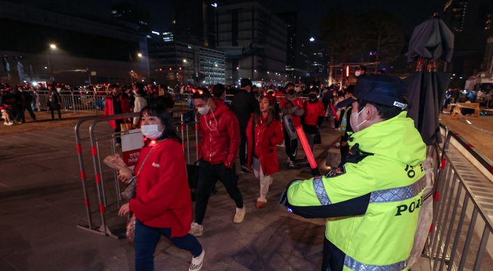 [Newsmaker] [Reporter’s Notebook] With boosted safety measures after Itaewon, World Cup screening proceeds without problems