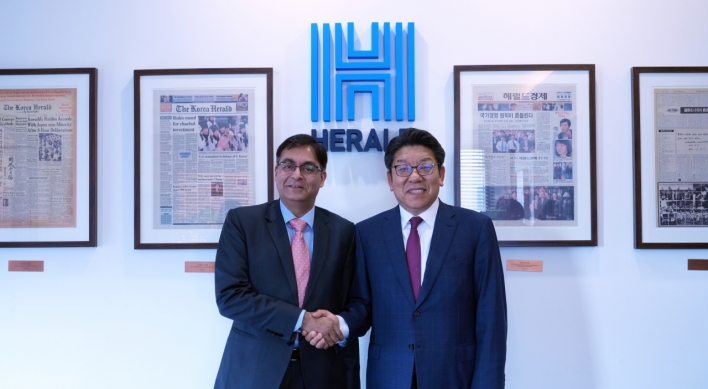 Indian ambassador, Korea Herald agree to join efforts to raise country awareness