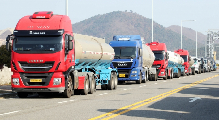 Cabinet defers another back-to-work order as truckers' strike loses steam