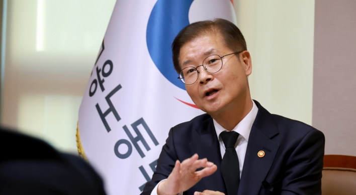 Korea mulls visa extensions, clarification of 'dangerous jobs'