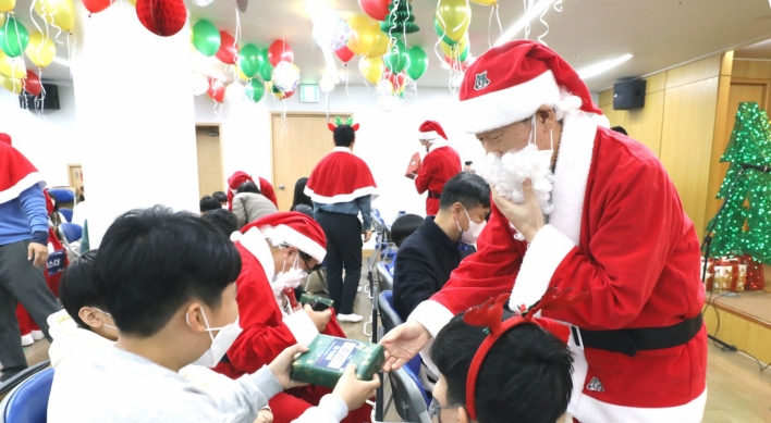 [Photo News] CEO becomes Santa