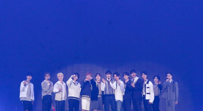 [Herald Review] At 'Carat Land,' Seventeen vows to go for another 20 years